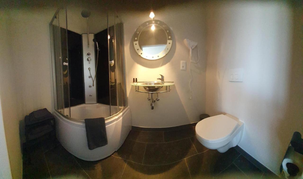 Guesthouse Deladix Hasselt Bagian luar foto